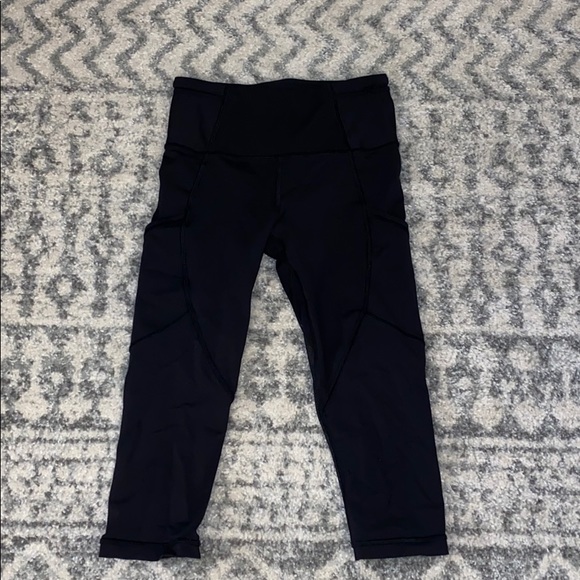 Lululemon black capris - Picture 1 of 5